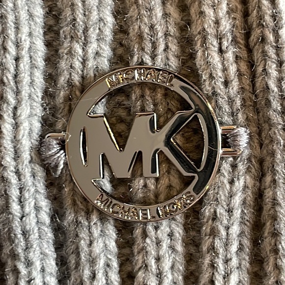 Michael Kors beanie, gray, NWT - Picture 2 of 4